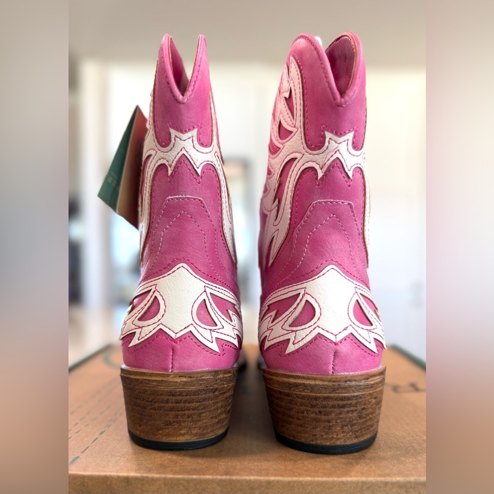 Roper Fuchsia Pink Boots with White Embroidery NWT - Picture 4 of 7
